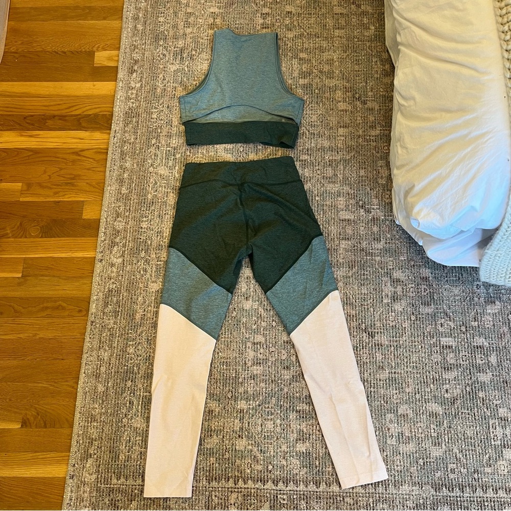 Outdoor Voices Set | 7/8 Spring Leggings & Slash Top | Green Blue & Pink |Size M - Picture 5 of 10